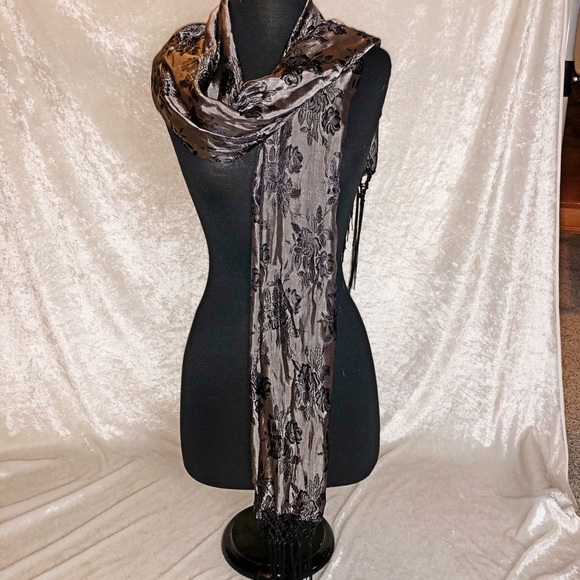 Reversible wrap/scarf - Picture 4 of 6